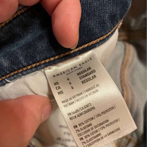 Distressed and ripped AE Jeggings - Picture 6 of 7